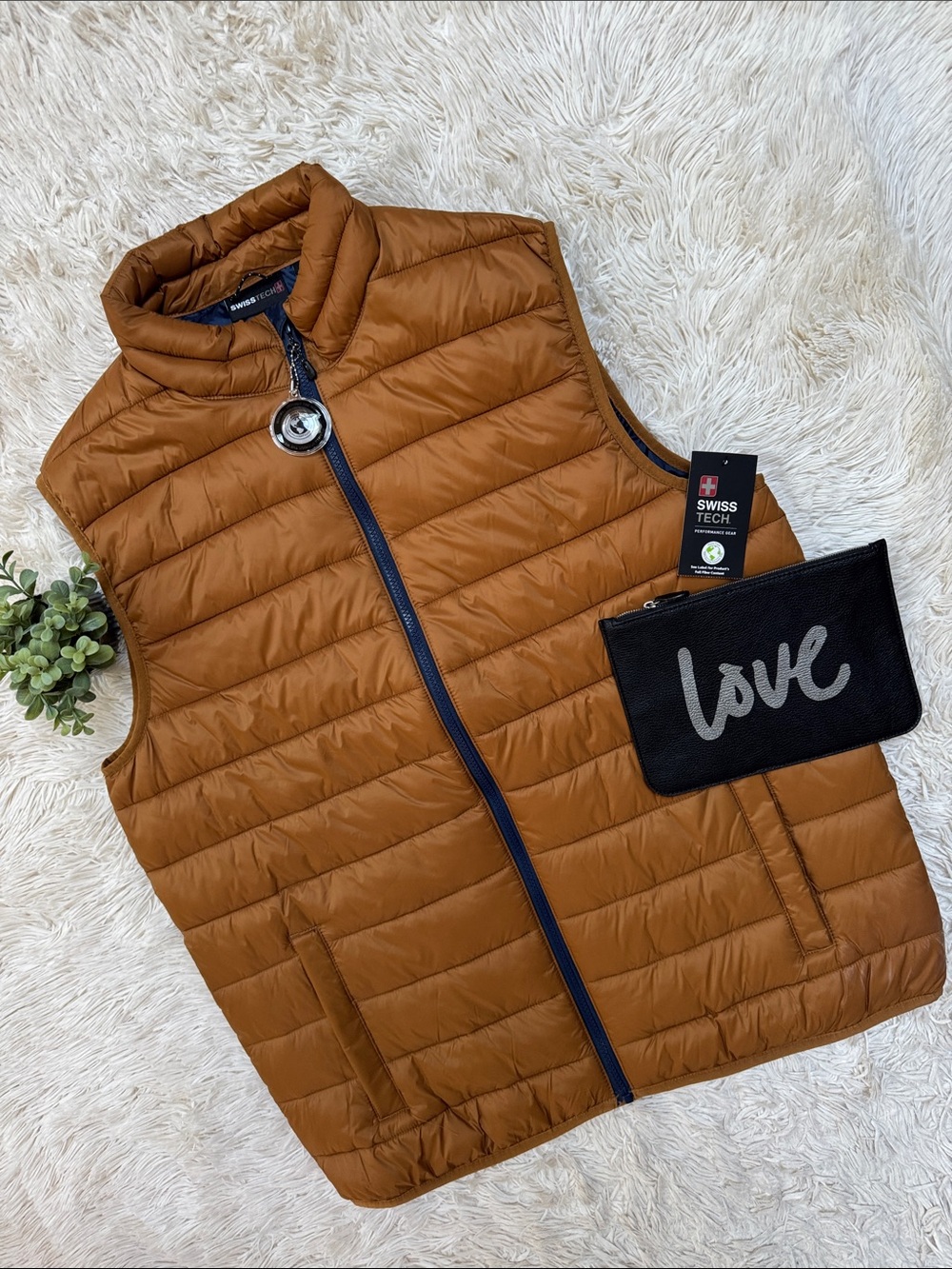 Swiss Tech Quilted Puffer Vest 💗 Camel & Navy